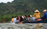 Tái diễn tình trạng không mặc áo phao tại suối Yến, chùa Hương
